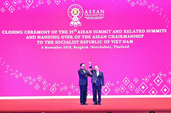 After a year 2019 rich in achievements, Thailand handed over the rotating ASEAN Chairmanship to Viet Nam.