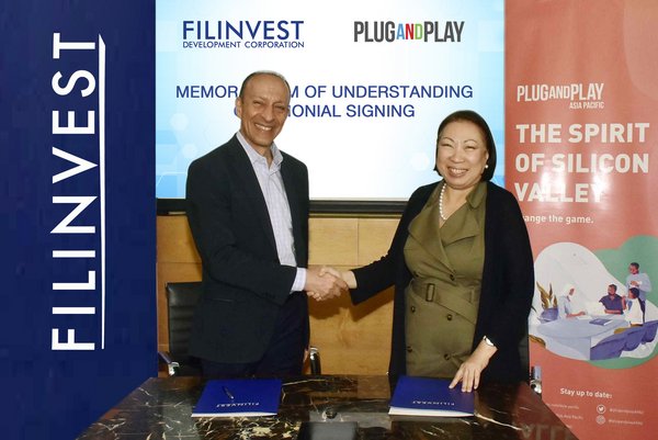 Josephine Gotianun-Yap, President and CEO of Filinvest Development Corporation, seals the partnership deal with Plug and Play’s Shawn Dehpanah, Executive Vice President & Head of Corporate Innovation for APAC (Photo taken in February 2020).