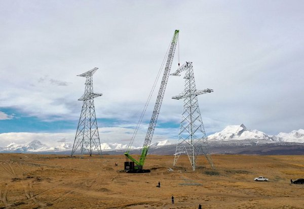 Zoomlion’s ZCC1800H Crawler Crane Pushes the Limits in High-altitude Mega Project.