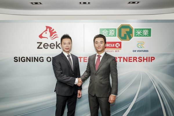 (From Left) Vincent Fan, Chief Strategy Officer of Zeek, and Adrian Lam, Managing Director of GR Ventures, signed the collaboration agreement today.